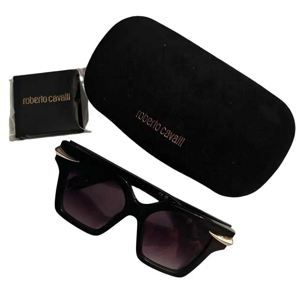 Authentic Roberto Cavalli Unisex Sunglasses Black WTH Gold Detail SRC001M